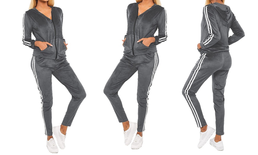 Image 5: Women's Two-Piece Velour Tracksuit