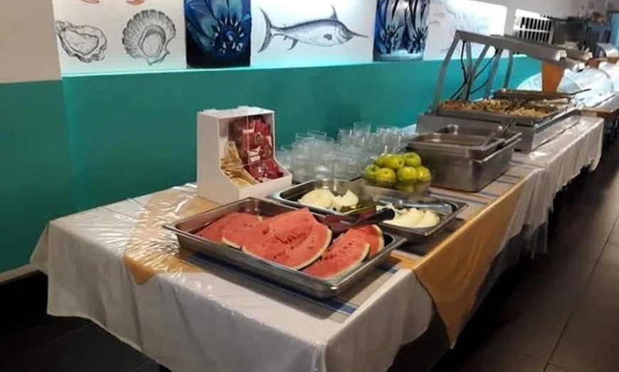 Image 7: Buffet libre de mariscos y pescados para 2 o 4 con bebidas 
