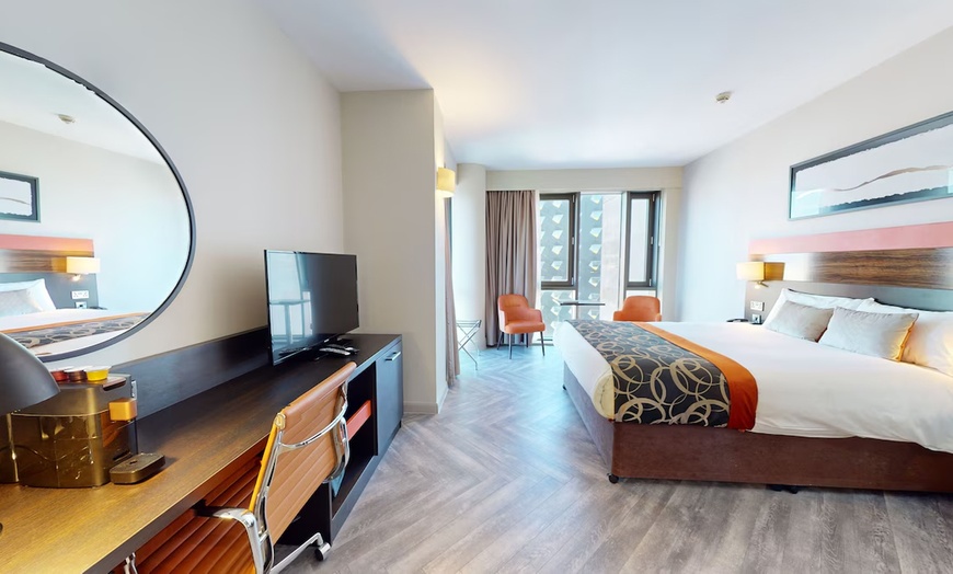 Image 7: Cardiff: One-Night with Breakfast and Glass Of Wine