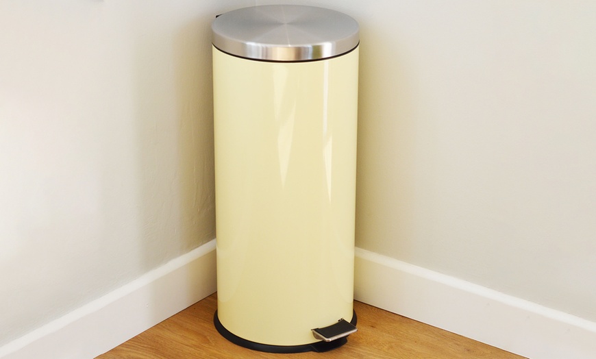 Image 18: Kitchen Pedal Bin