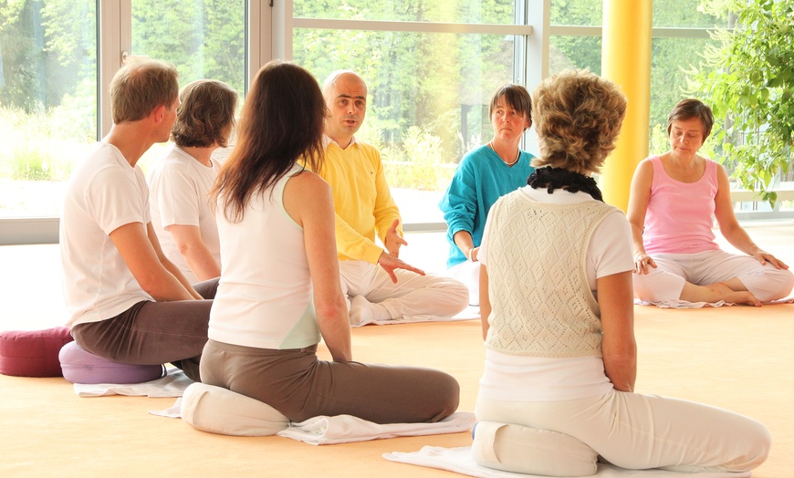 Image 2: Teutoburger Wald: 2 Nächte mit Verpflegung und Yoga-Seminar