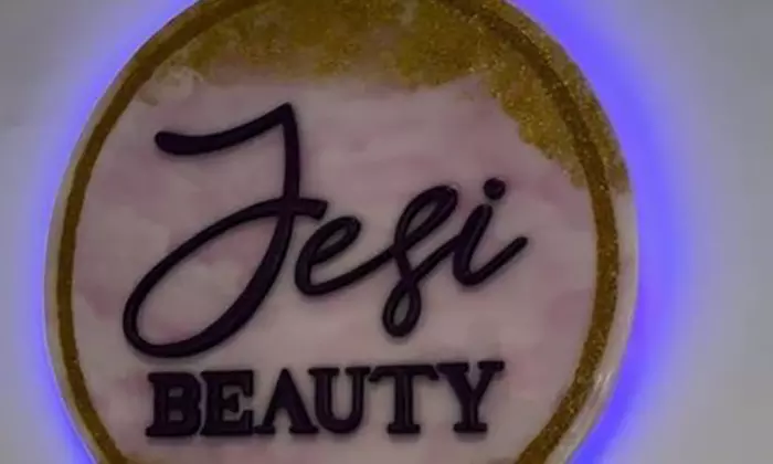 Piel radiante con la radiofrecuencia o maderoterapia facial