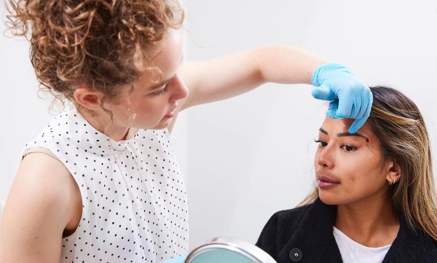 Image 2: Keep It Clear: Up to Three Skin Tag Removal Sessions