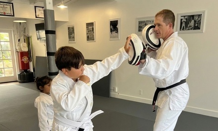 Two Weeks Unlimited Muay Thai Kickboxing, MMA Striking & Sparring or Brazilian Jiu Jitsu - Level Up Carpinteria in Carpinteria, CA