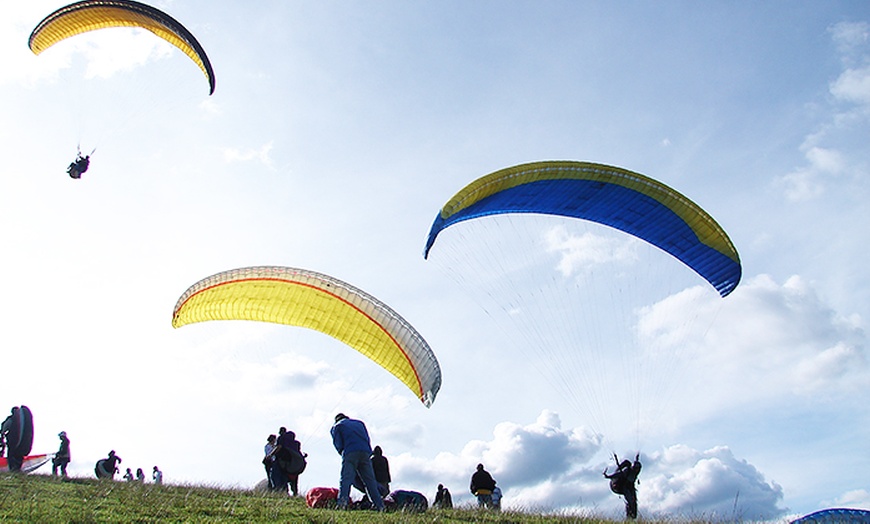 Image 1: Vuelo en parapente