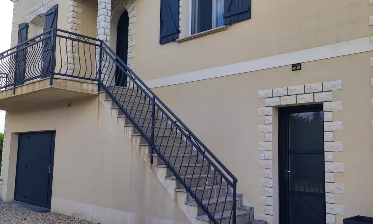 Beauté des pieds avec pose semi-permanente à Thiani Beauty