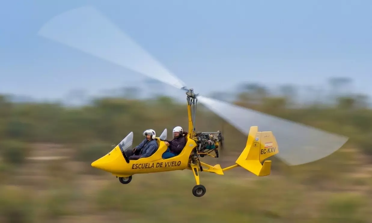 Bautismo de vuelo: autogiro para 1 o 2 personas con duración a elegir