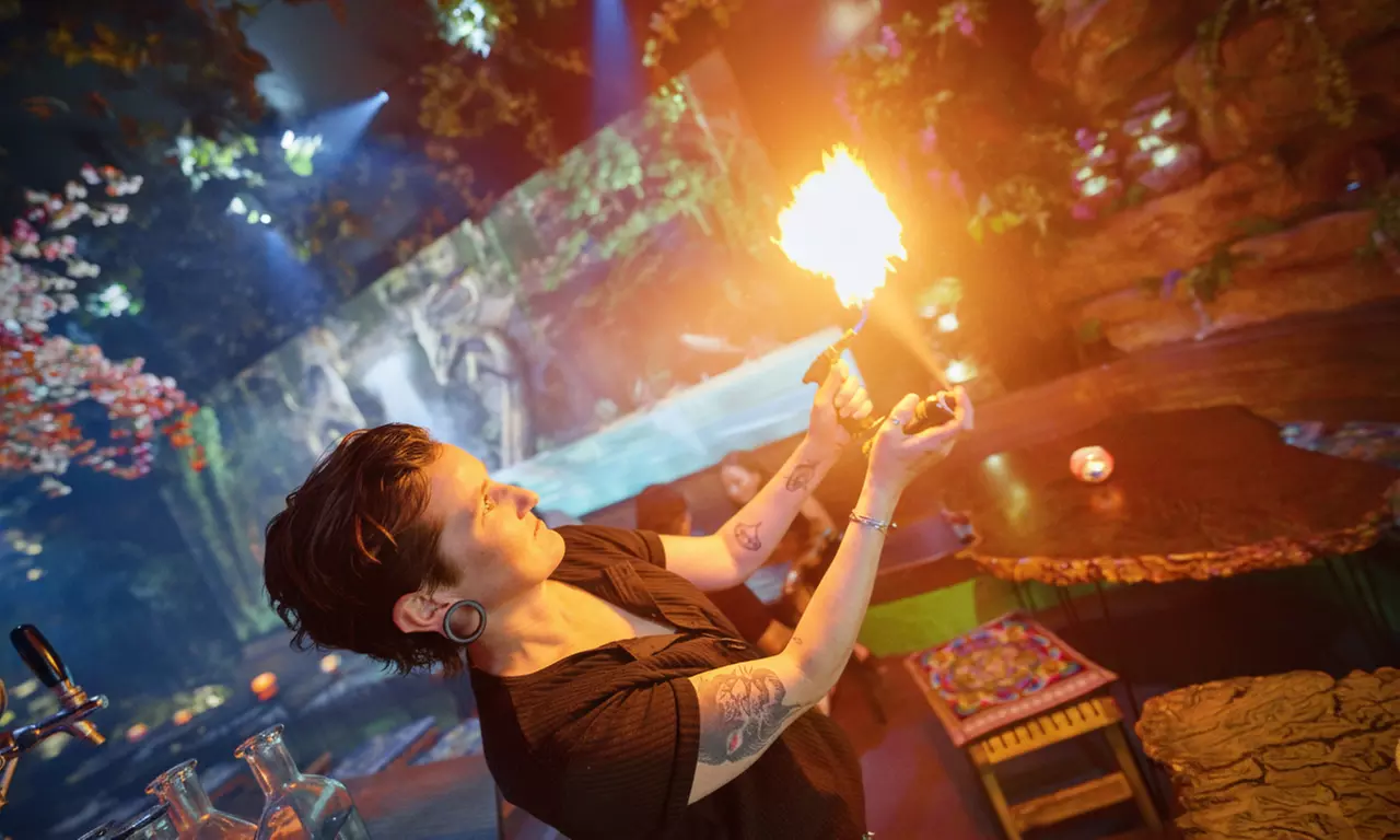 3-Course Fire & Tide Feast with Crafted Cocktails For Groups upto 10!