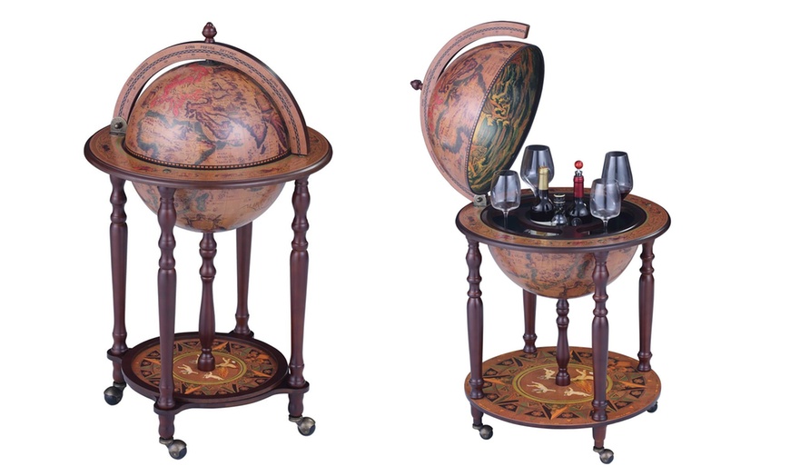 Image 15: Bar Globes