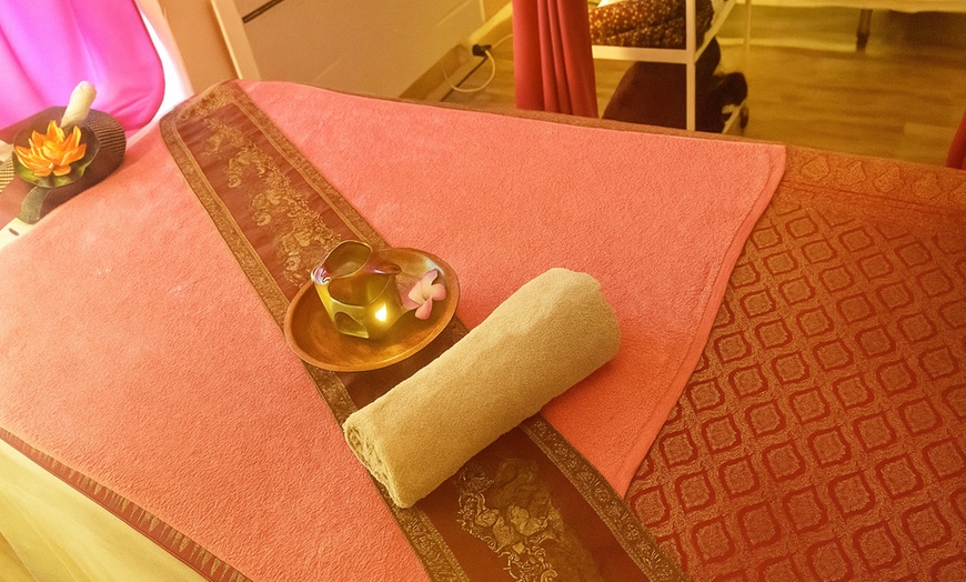 Image 8: Massage traditionnel thaïlandais ou aux huiles chaudes d'1h 