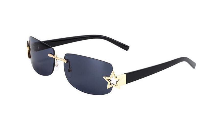 Image 8: Metal Five-pointed Star Fashionable Oval Sunglass