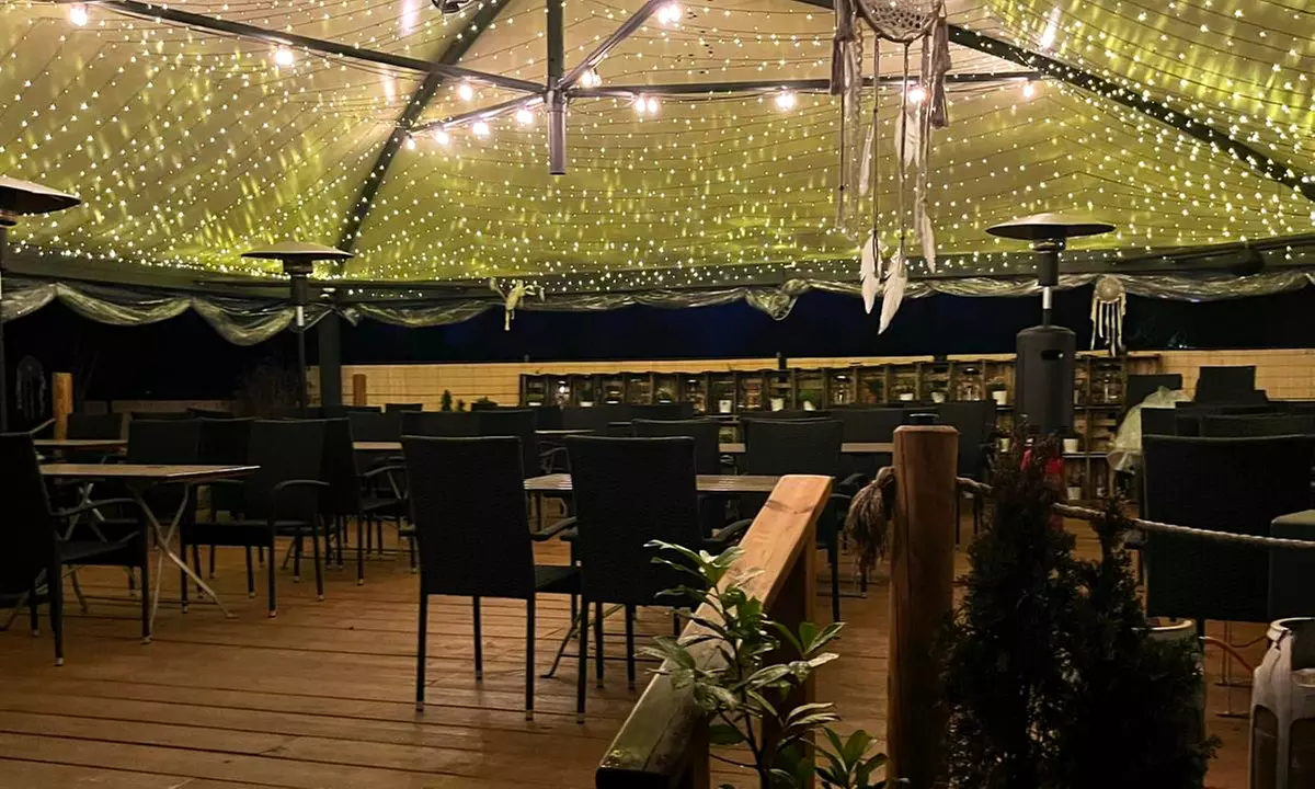 3 Std. Buffet inkl. Getränkeflat & DJ ROBSN Live für 1 bis 4 Personen