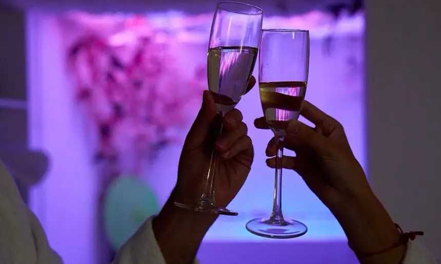 Spa privado para 2 con masaje, hidromasaje, cava y aperitivo