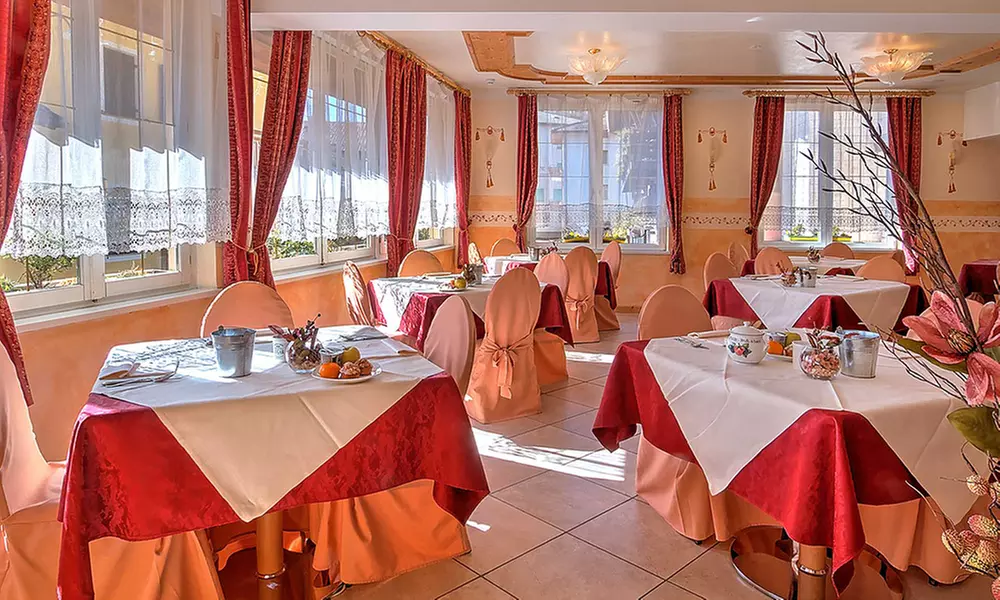 Dolomiti 4*: camera Standard o Deluxe, colazione, mezza pensione e Spa