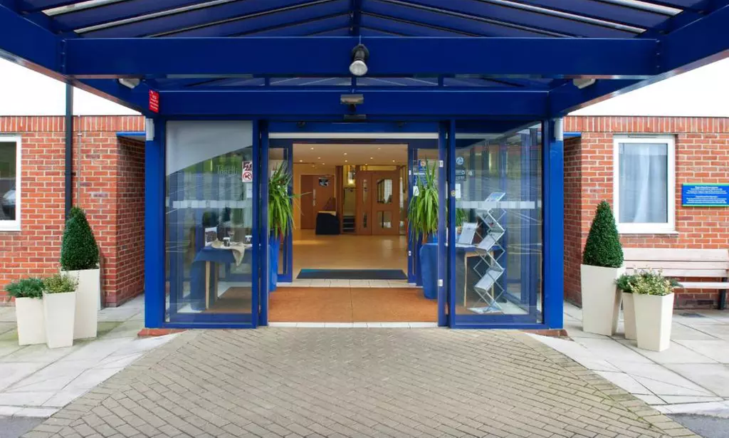 Kent: 1 or 2 Nights with Breakfast, Welcome Drink