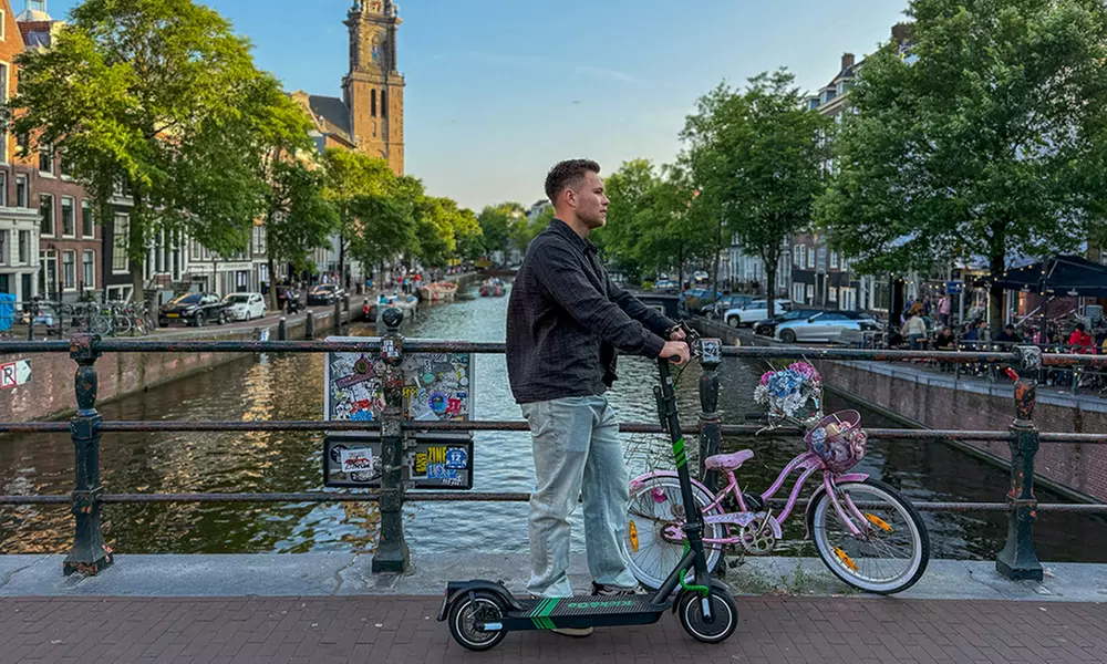 Amsterdam per elektrische step: 1 of 3 uur of een hele dag