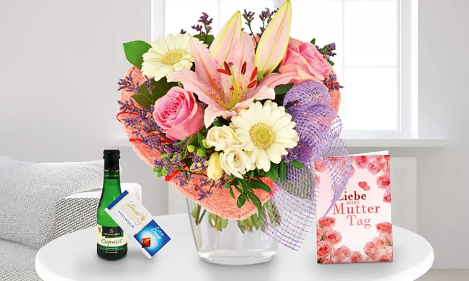 Schöner Muttertags-Blumenstrauß mit Lindt-Schokolade, Perlwein, Grußkarte und Wunschtermin von Bluvesa (44% sparen*) - Primary Image