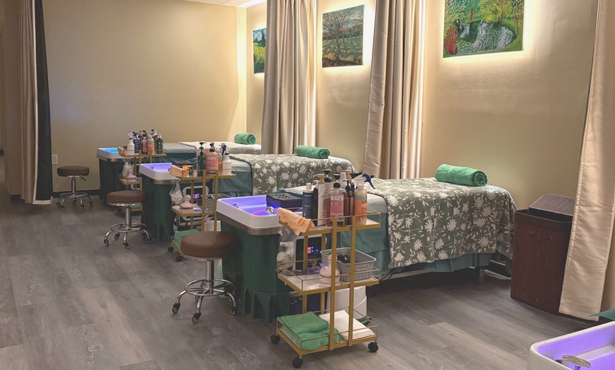 Image 3: Luxury Head Spa Treatments for 1 or 2 w/Massage on Upper-Back & Scalp