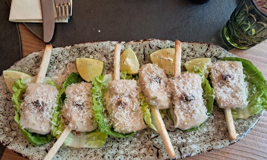 Image 34: Menú fusión a elegir entre clásico o prémium para 2 o 4 personas 