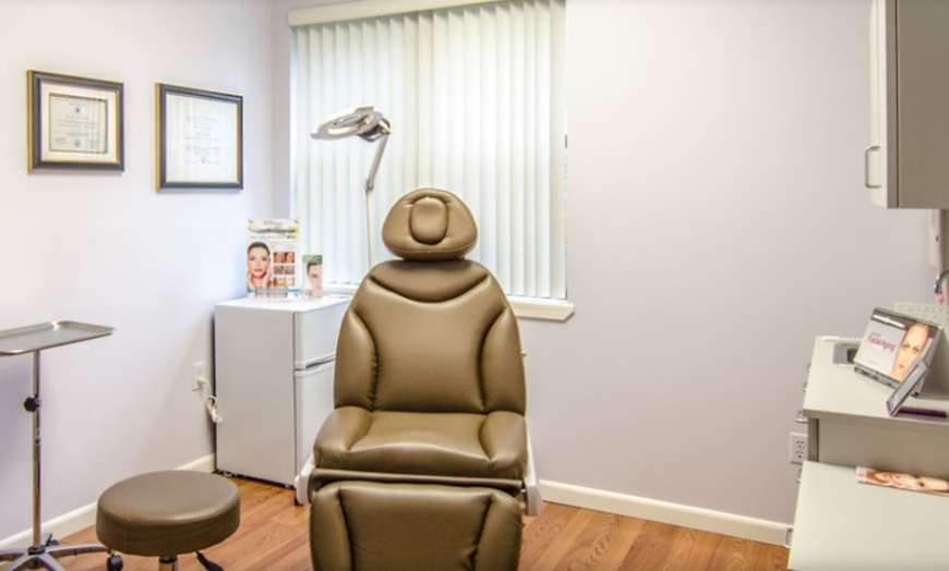 Image 3: 20 Units of Botox - Tailored Just for You
