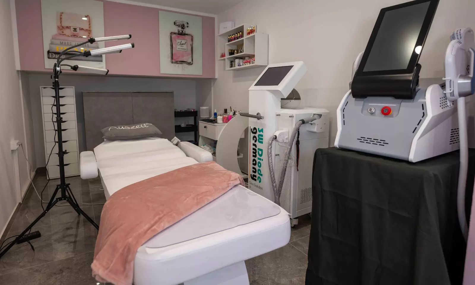 Wimpern- und/oder Augenbrauen-Lifting inkl. Färben für 1 Person