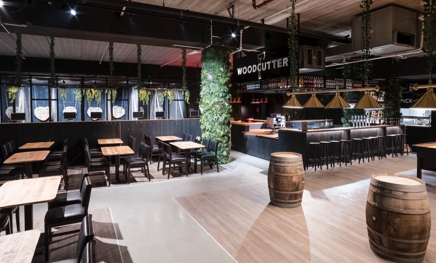 Image 5: 1 Std. Beer Pong, opt. mit Nagelspiel oder 2 Pizzen für bis zu 8 Pers.