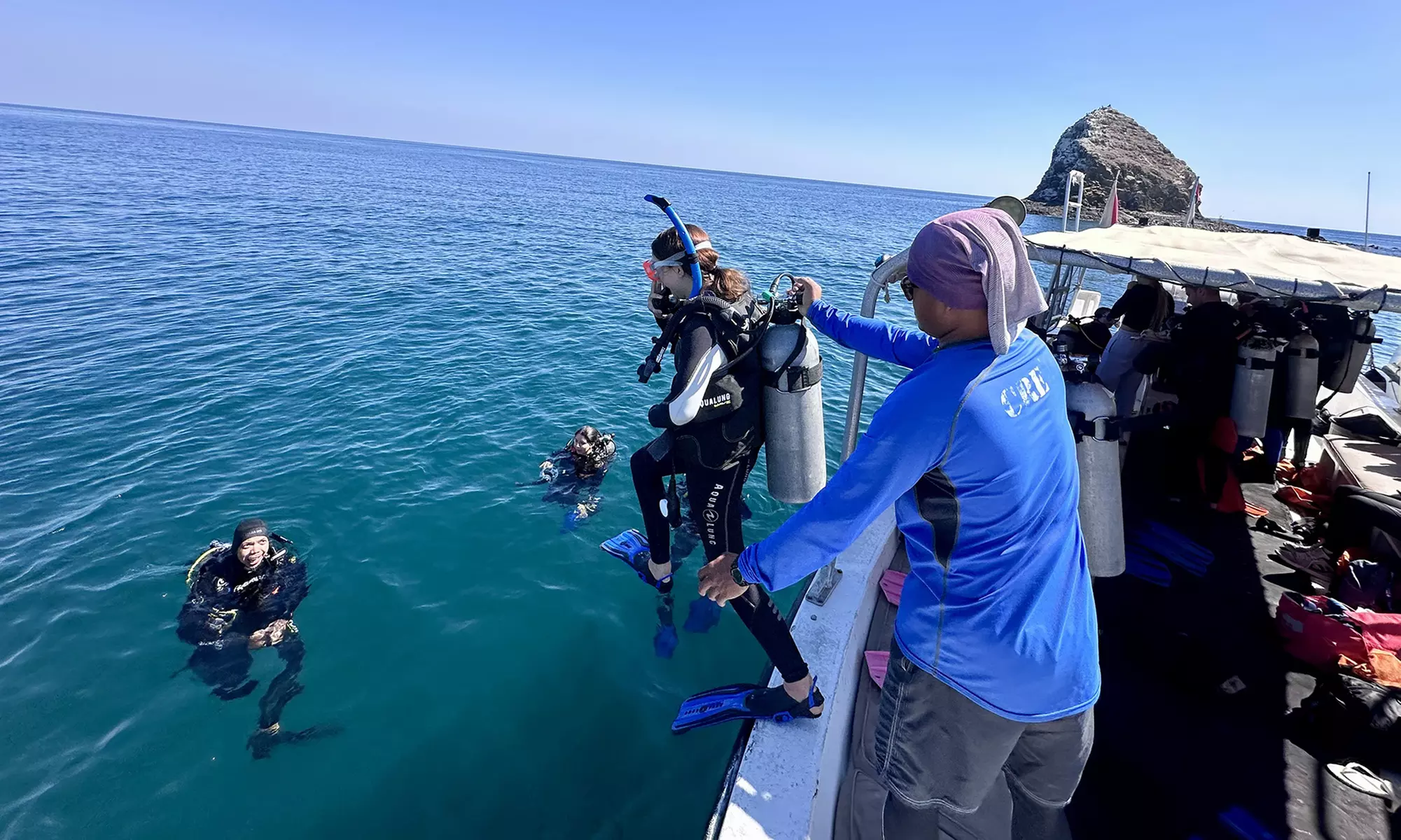 Experience Scuba Diving with Pool and Beach Dives!