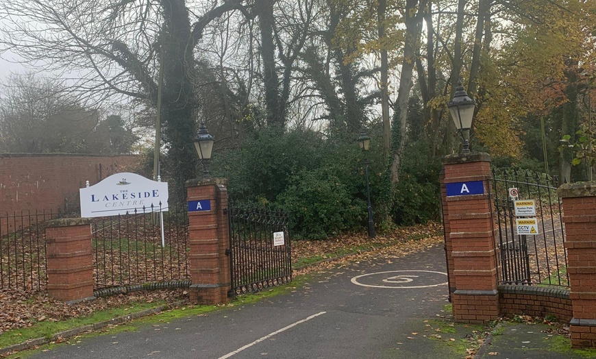 Image 3: 60-Min or 75-Min Swedish or Aromatherapy Full-Body Massage