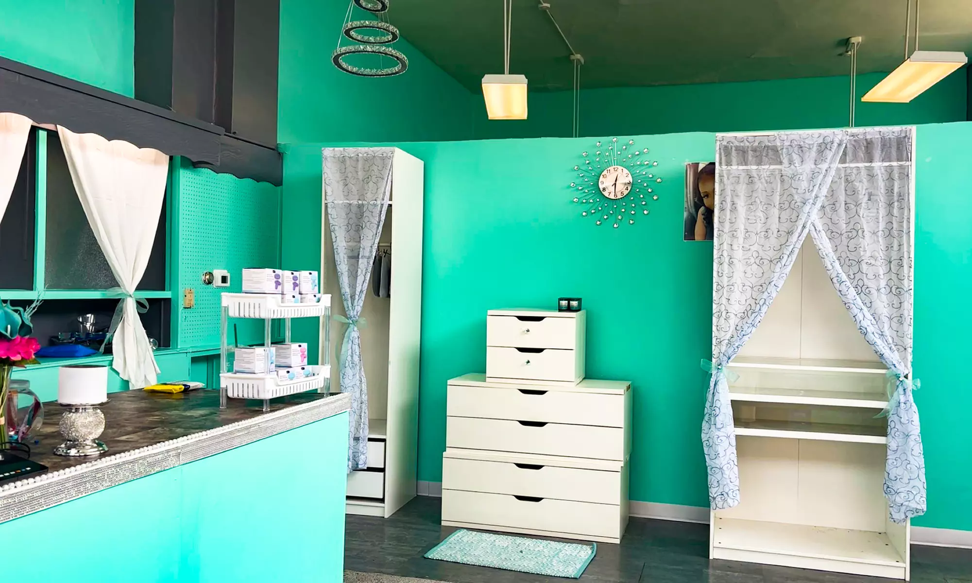 Up to 80% Off on Lipo - Non-Invasive Laser-iLipo at Sondrea Aesthetic Lounge: ''The Ultimate Ladies Den''