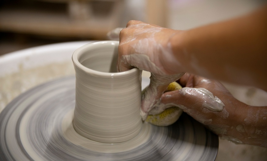 Image 7: Tu lado más artístico: taller de cerámica en torno para 1 o 2 personas
