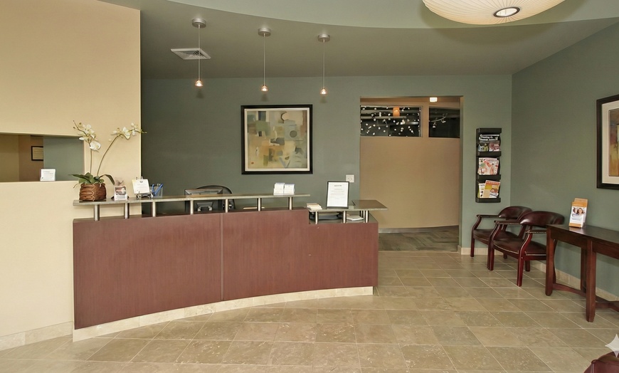 Image 3: Relax with a 60 or 90-Minute Deep Tissue Massage