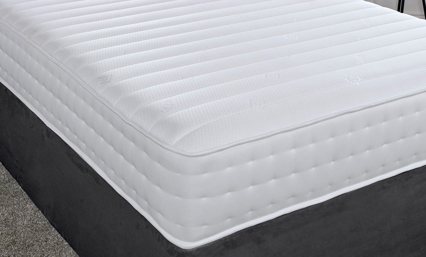 Image 4: 1000 Pocket Sprung Memory Foam Micro Quilted Mattress