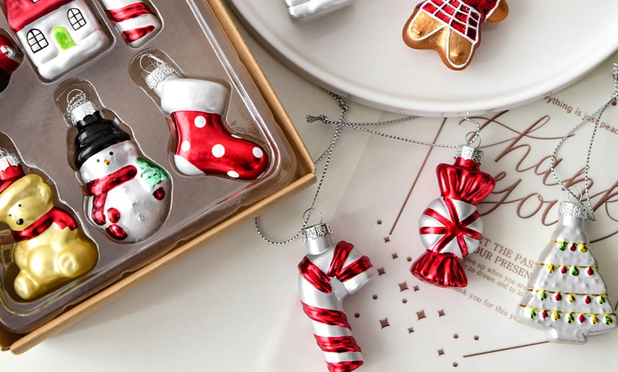 Image 7: Décorations de Noël en verre peint aux coloris vifs