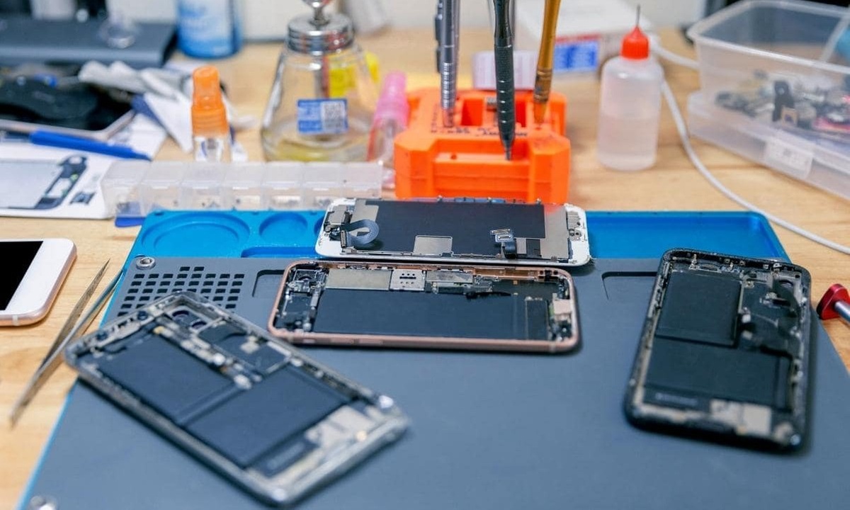 iPhone Screen Glass Repairs for Multiple Models with Expert Service