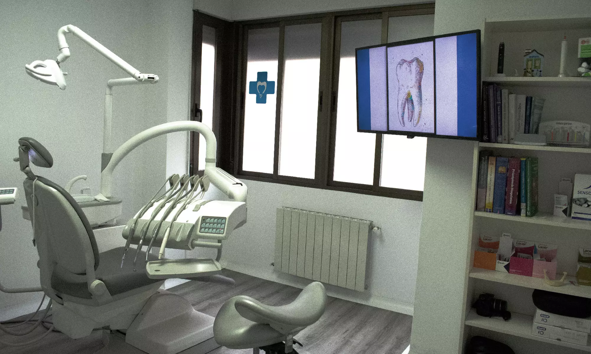 Limpieza dental con opción a 1 o 2 sesiones de blanqueamiento led desde 12,95 € en Clínica Dental Galea - Primary Image