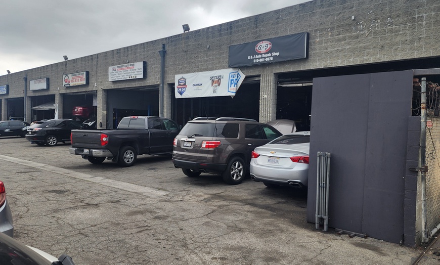 Image 2: Discover Conventional, Synthetic Blend, Full Synthetic Oil Change