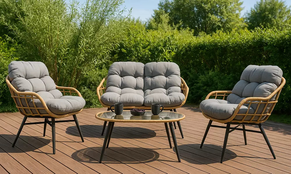 Salon de jardin 4 places avec canapé, fauteuils et table basse par Kocoon, coloris au choix, livraison offerte - Primary Image