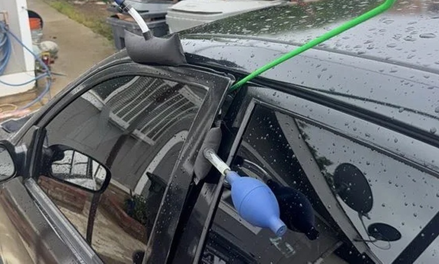 Image 5: Emergency Tire Change/Jumpstart Service/Auto Lockout/Gas Delivery