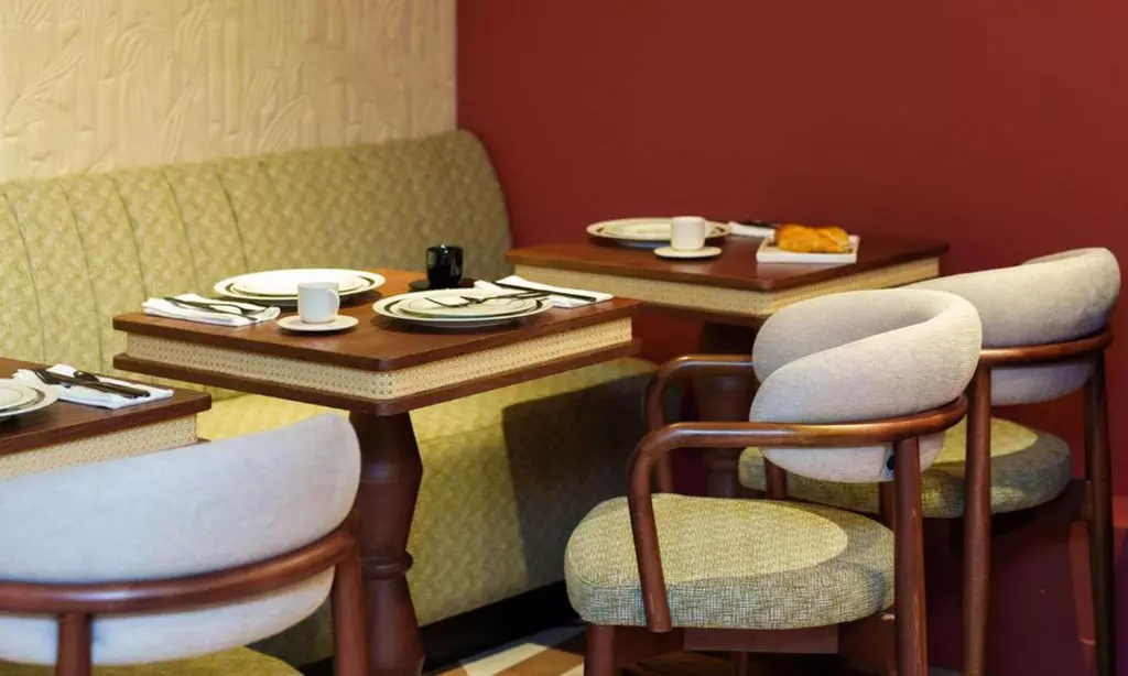 Paris: Standard-Zimmer mit Queensize-Bett