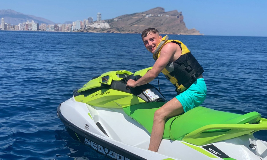 Image 3: 30 o 60 minutos de alquiler de moto de agua para 1 o 2 personas 
