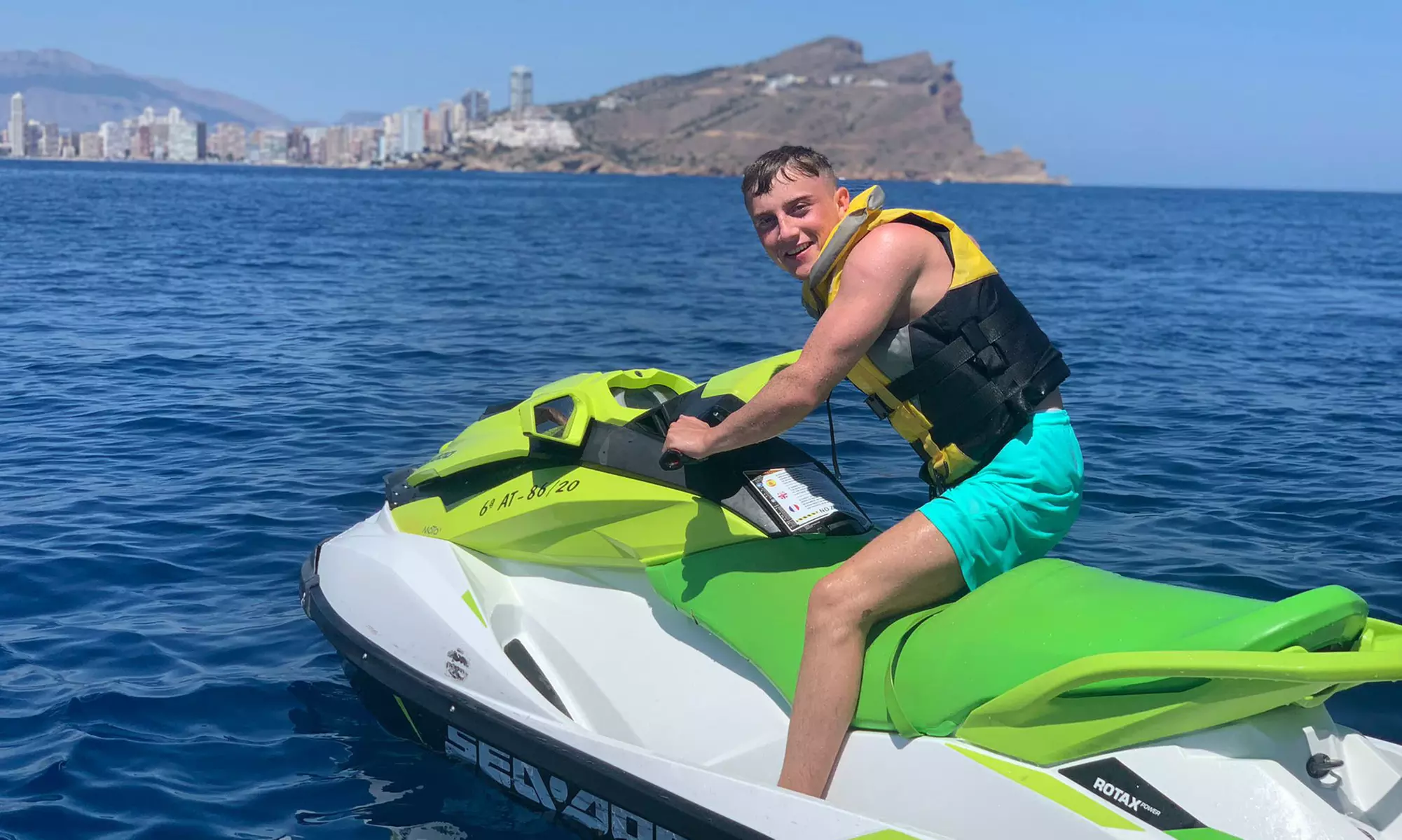 30 o 60 minutos de alquiler de moto de agua para 1 o 2 personas