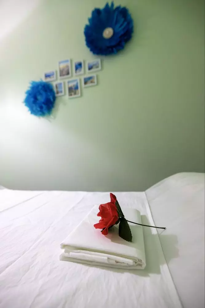 50-Min Swedish or Deep Tissue Massage + Oil Treatment - One or Couple