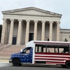 Image 2: 2 Hour Small Group Minibus Tour of Iconic D.C. Landmarks