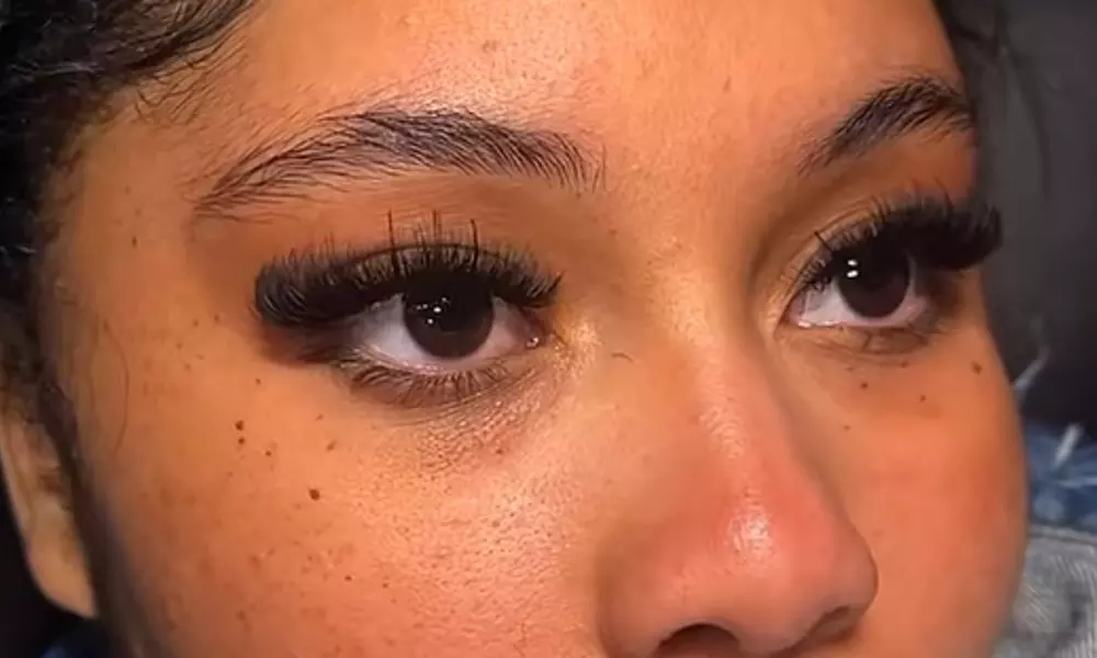 Full Set of Volume or Classic Eyelash Extensions or Eyelash Extensions with Two-Week Fill ( Up to 35% Off )