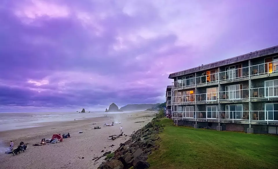Stay at Tolovana Inn in Cannon Beach, OR; Dates into March Available - Primary Image