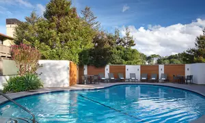 Minutes to the Wharf & Aquarium, Relaxed Coastal Retreat