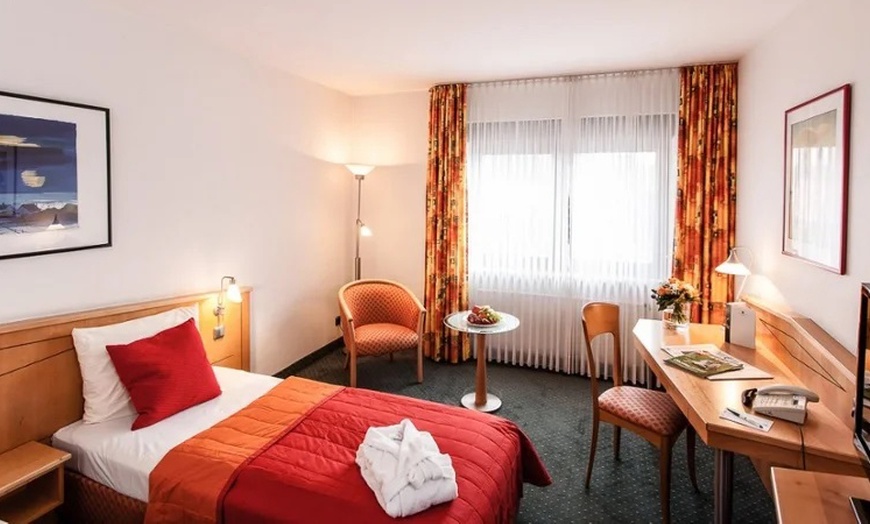 Image 6: Hamburg: 2-3 Nächte mit Frühstück, Late Check-out und Parken