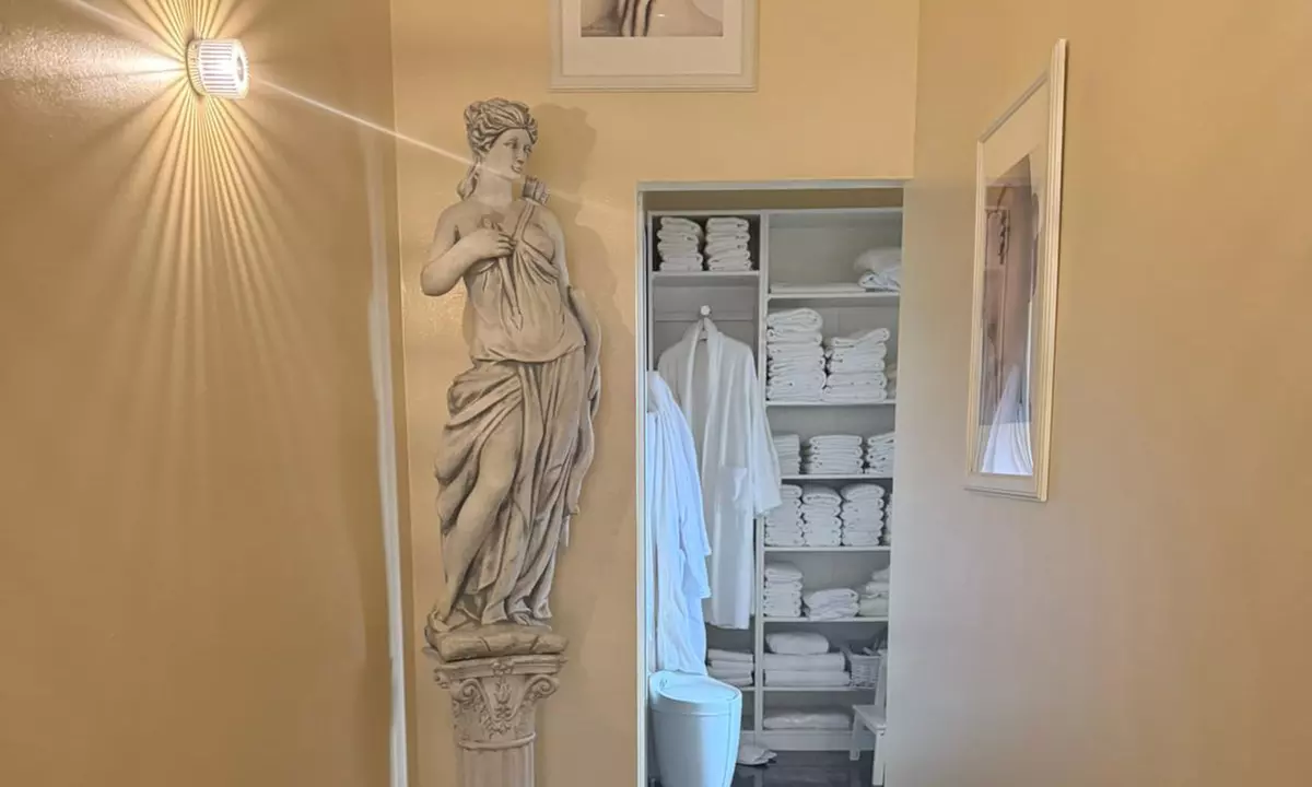 60 Min. Floating-Session, opt. mit 30 Min. Massage, für 1 Person