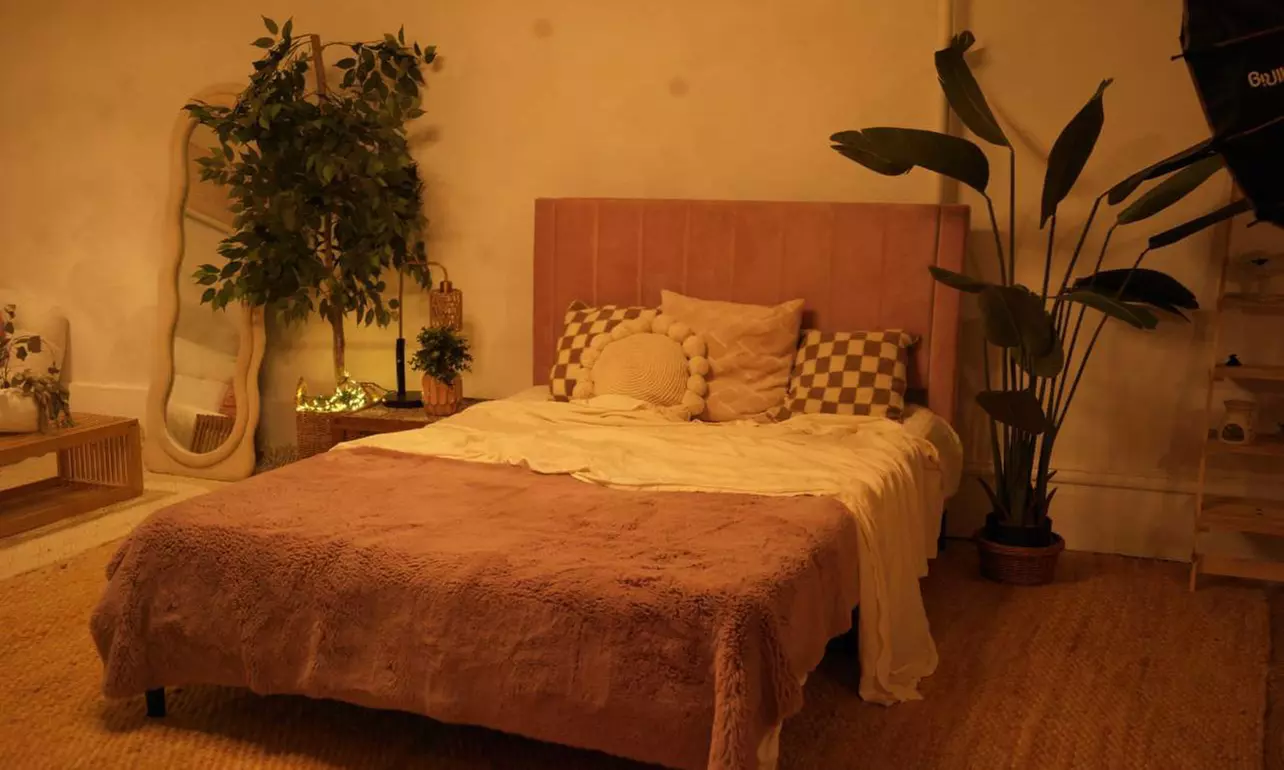 Creative Studio Rental with Endless Props – 2 or 5 Hours