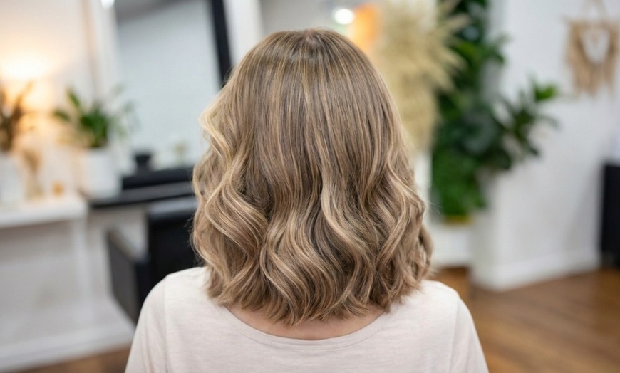Image 3: Sesión de peluquería con mechas parciales, plata o balayage para 1